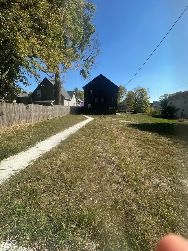 Building Photo - 2612 Boulevard Pl