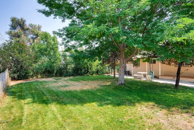 Building Photo - 1667 S Milwaukee St