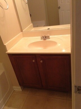Building Photo - Available Now! 3 bed, 3 bath!