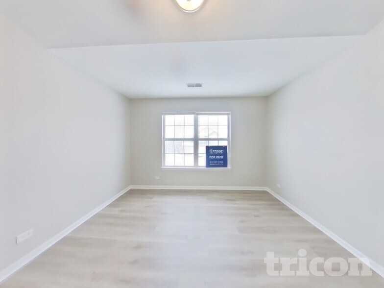 Building Photo - 436 Gloria Ln