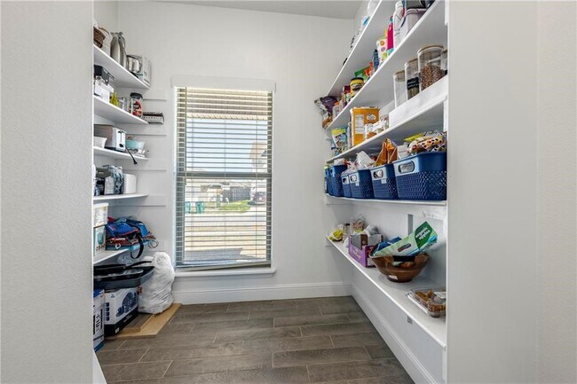 Building Photo - 2041 Tallgrass Ter