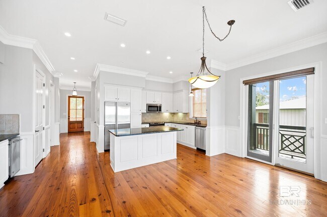 Building Photo - 32511 Water View Dr E