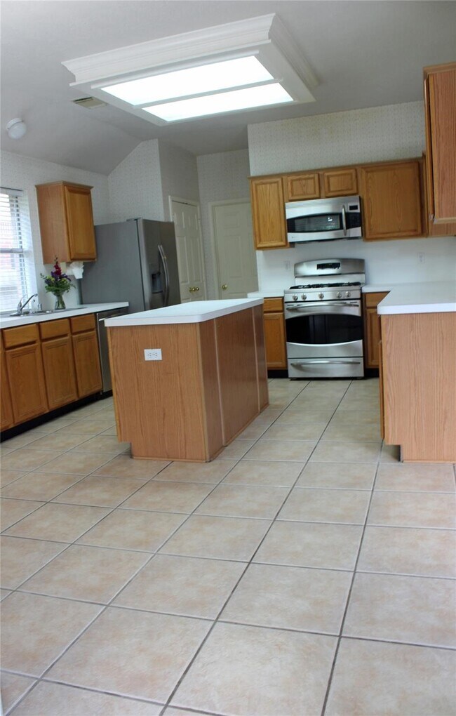 Building Photo - 18022 Still Springs Ct