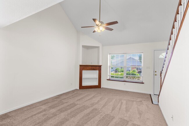 Building Photo - 2500-2502 Northampton Dr.