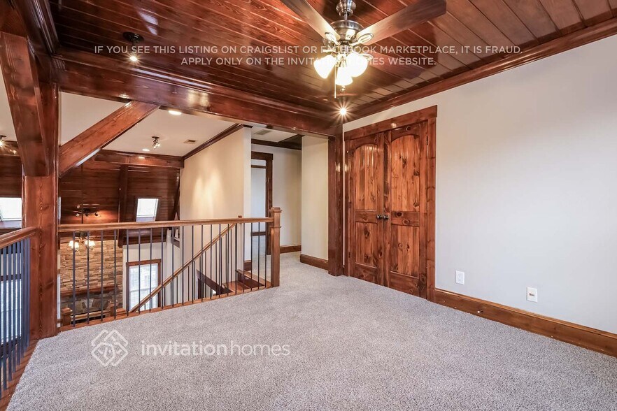 Building Photo - 6223 Spring Lake Dr