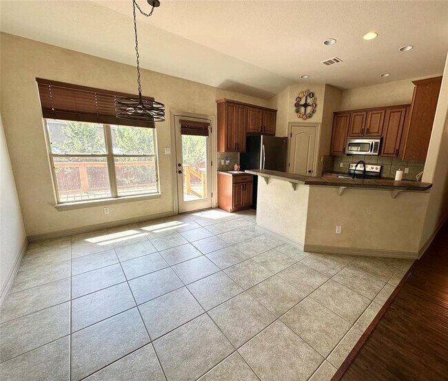 Building Photo - 15105 Cavalier Canyon Dr