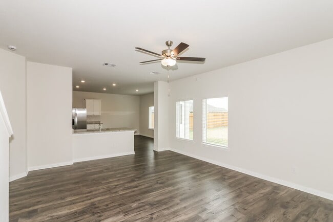 Building Photo - 413 Polly Grv Dr