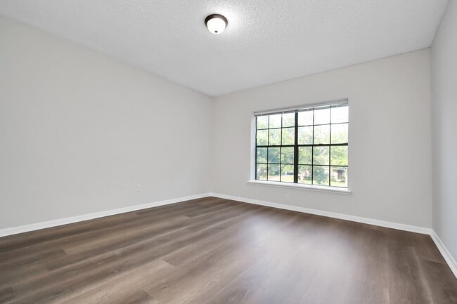 Building Photo - 8823 High Haven Dr