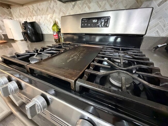 Building Photo - 723 Lady Diana Dr