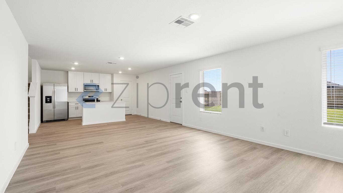 Building Photo - Unit