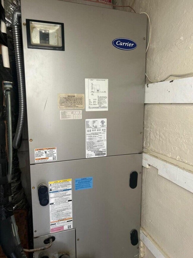 Building Photo - 820 30th St