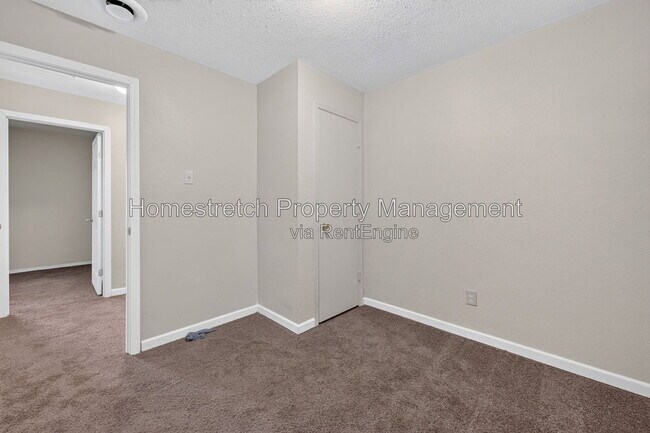 Building Photo - 6 Amelia Dr