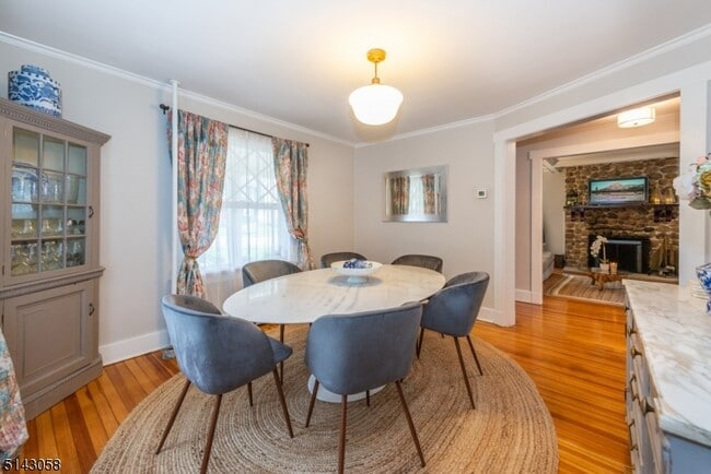 Building Photo - 276 Bay Ave