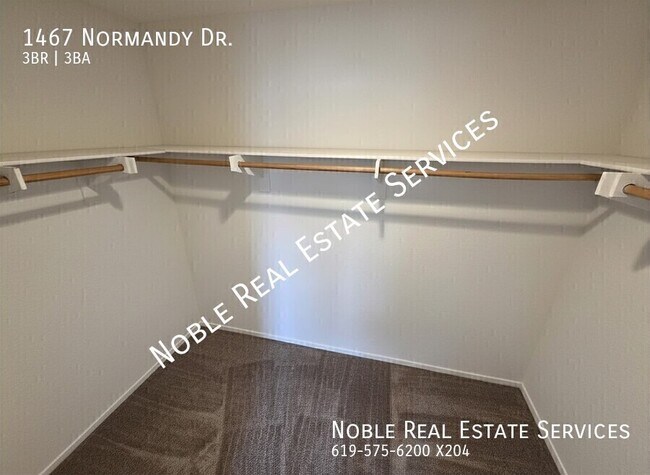 Building Photo - 1467 Normandy Dr