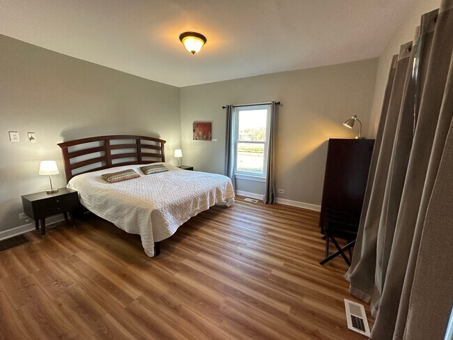 King bedroom - 4804 Friends School Rd