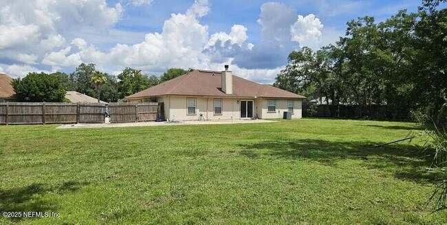 Building Photo - 1203 Stern Way