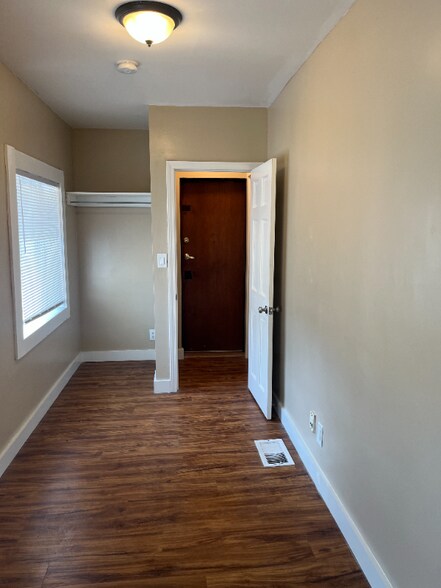 Building Photo - 42 Termine Ave