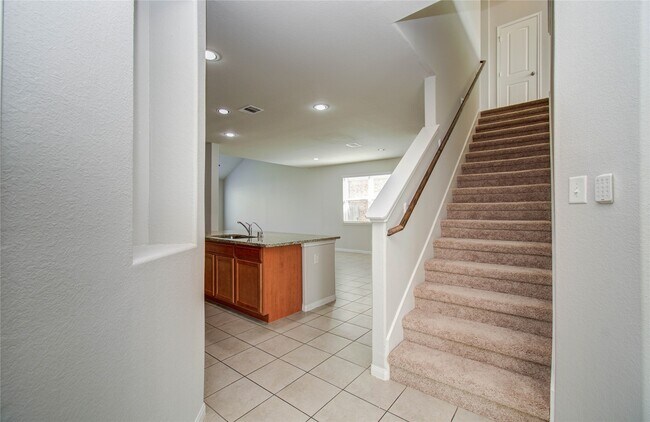 Building Photo - 24938 Pavarotti Pl