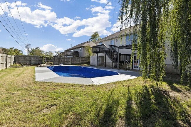Building Photo - 4 Bed 3 Bath 2 Car Garage -In Ground Pool