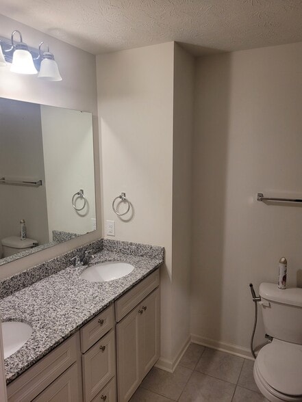 Building Photo - 13228 Caterwood Cir