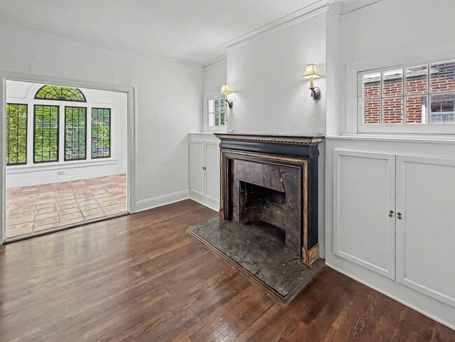 Building Photo - 340 N McLean Blvd