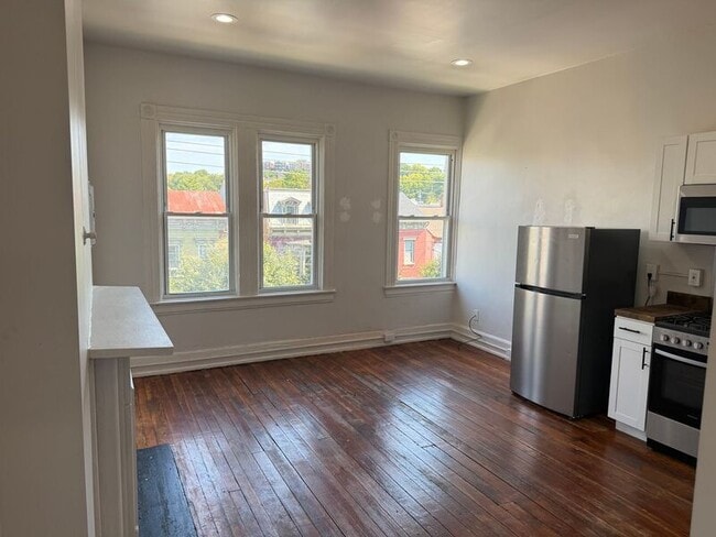 Building Photo - 920 Washington Ave