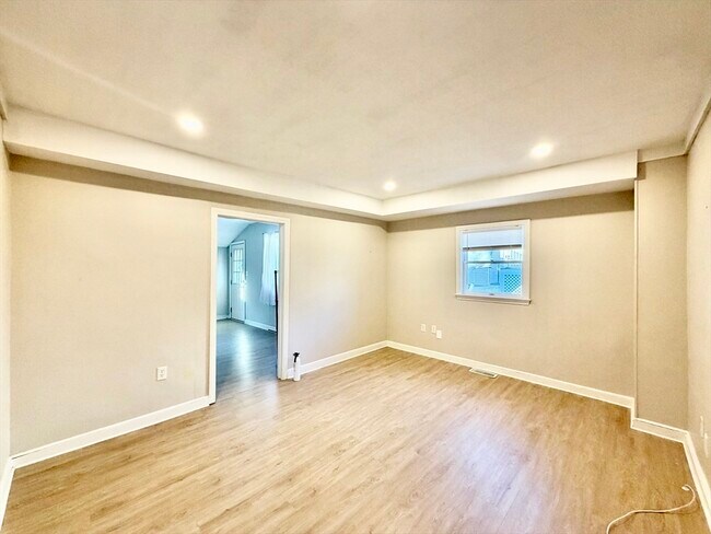 Building Photo - 21 Storrs Ave