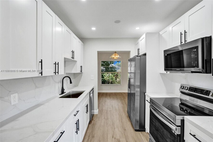 Building Photo - 4103 NW 75th Ave