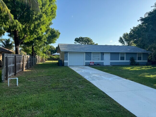 Building Photo - 6604 Pensacola Rd