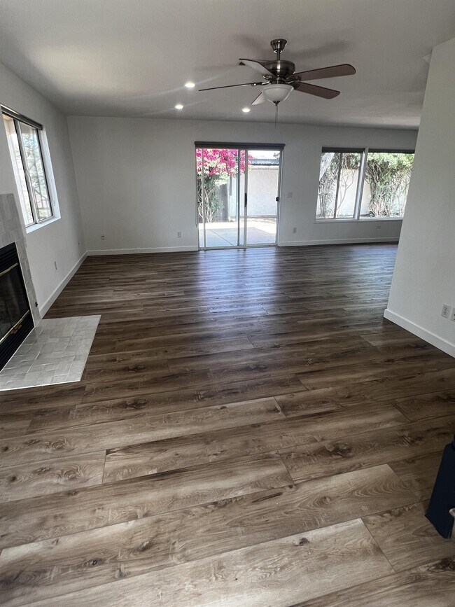 Building Photo - 11935 Sapota Dr