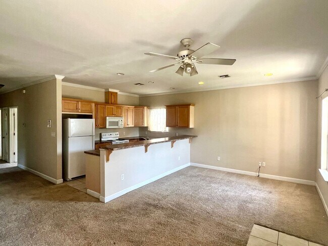 Building Photo - Nice 3BR/2BA Home - Convenient to NAS Pensacola/NAS Hospital