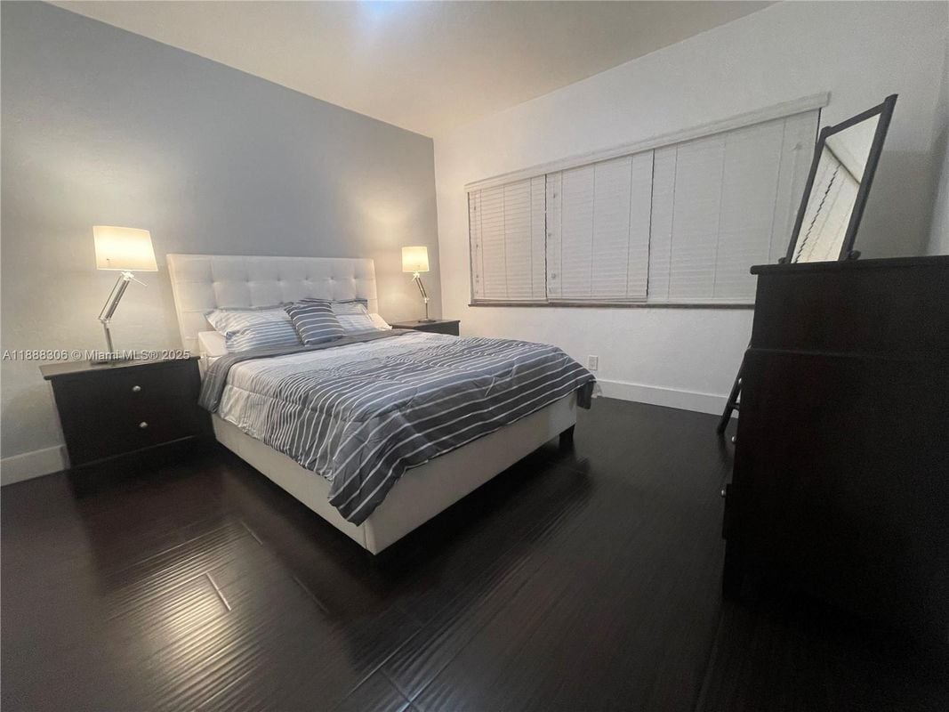 Building Photo - 990 Meridian Ave