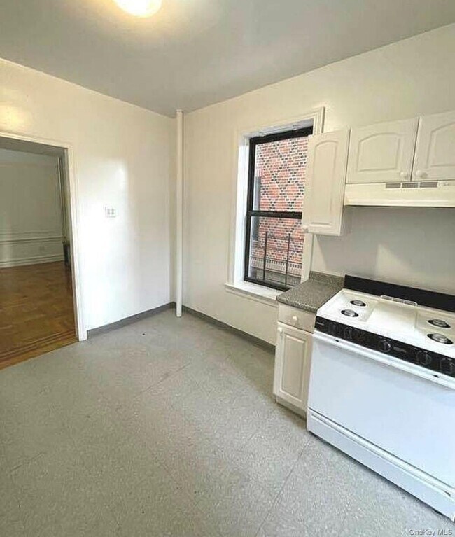 Building Photo - 42-35 159th St