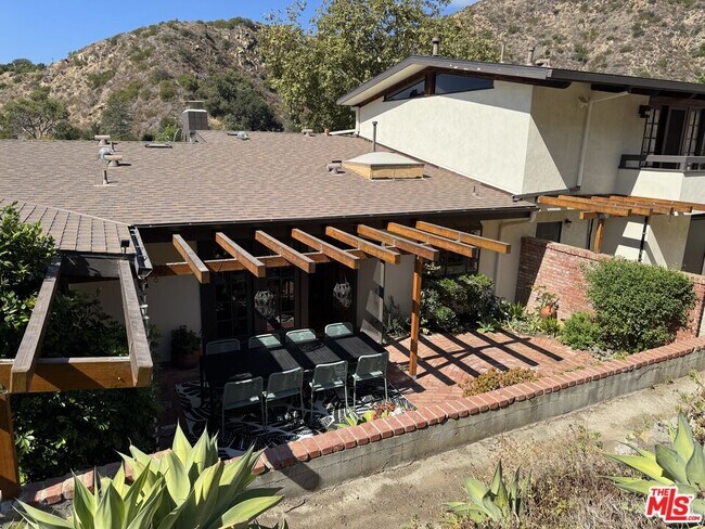 Building Photo - 5942 Paseo Cyn Dr