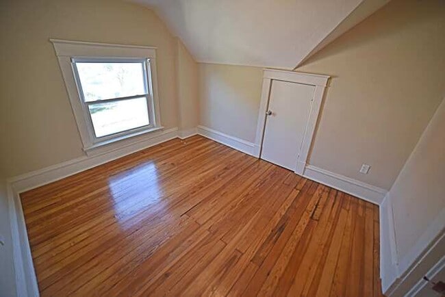 Building Photo - 1201 Brush Creek Blvd