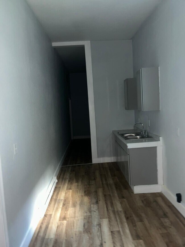 Building Photo - 524 N 29th St