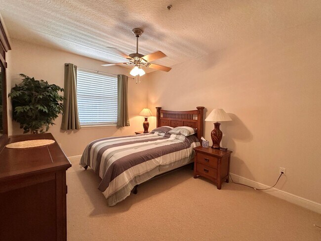 Building Photo - 45 Riverview Bend S
