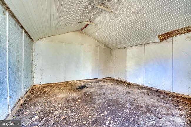 Building Photo - 6504 Rosemont Ave