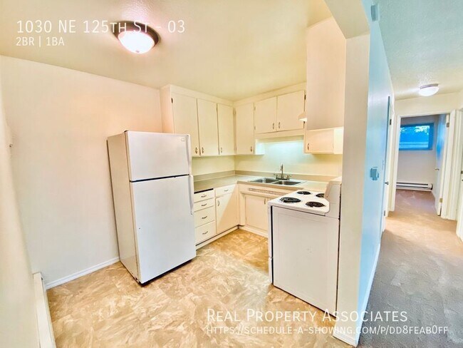 Building Photo - 1030 NE 125th St