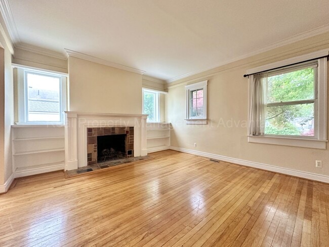 Building Photo - 4 Bedrooms, Endless Charm and Steps from D...