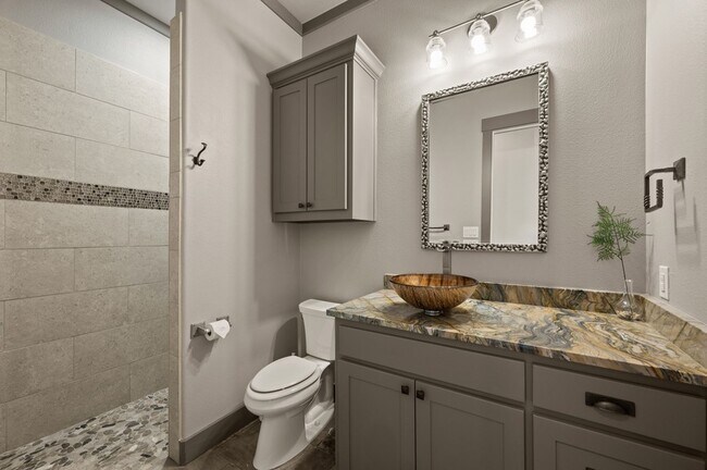 Building Photo - 248 Howard Rd