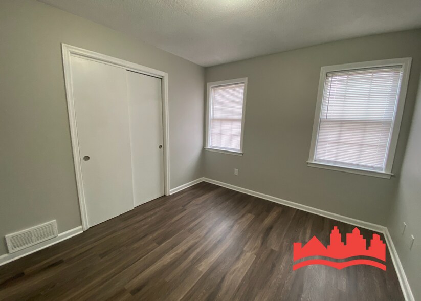 Building Photo - 3935 Battlefield Dr