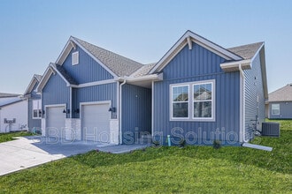 Building Photo - 27417 E Oak View Dr