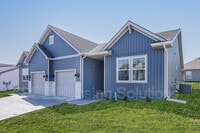 Building Photo - 27417 E Oak View Dr