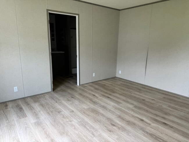 Building Photo - 571 Jessica Way