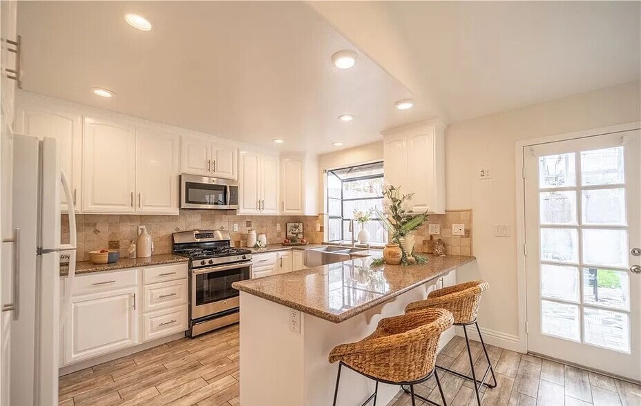 Building Photo - 919 Alabama St