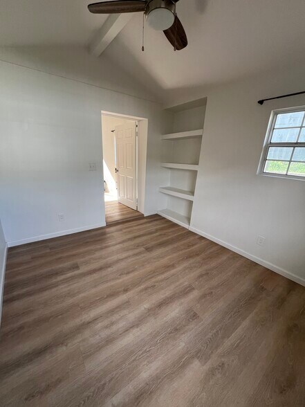 Building Photo - 1725 Kent St