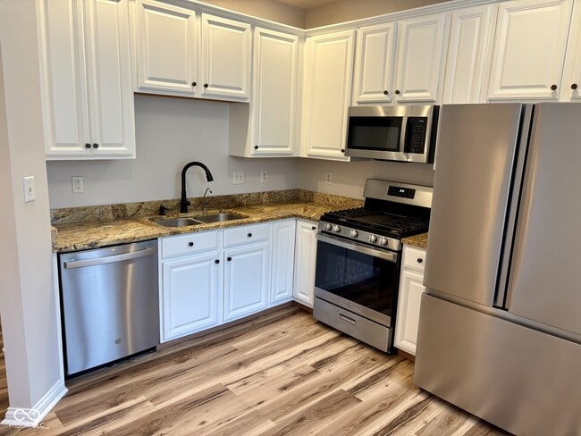 Building Photo - 15324 Mystic Rock Dr