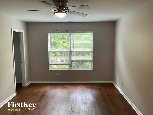 Building Photo - 10118 Green Grass Rd