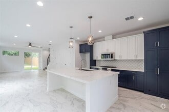 Building Photo - 616 W Dittmar Rd